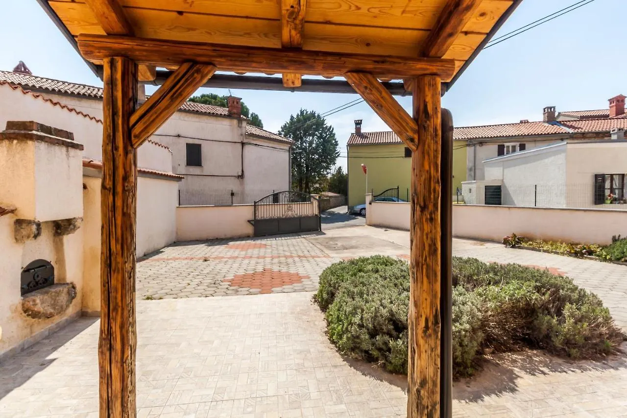 House Krizanic In Marcana, Istria, With 2 Apartments, Total 9 Guests 0*, Marcana Croatia