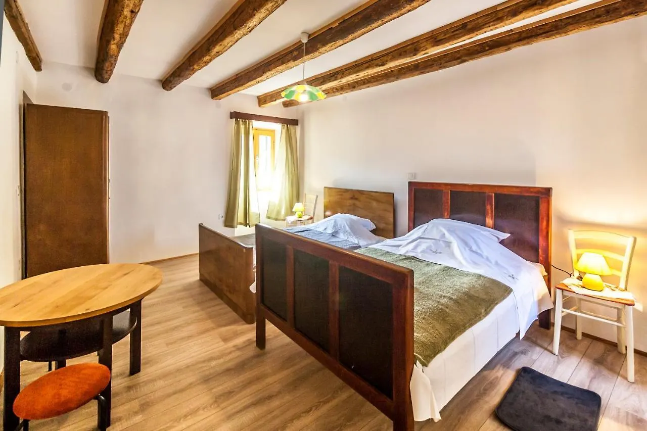 House Krizanic In Marcana, Istria, With 2 Apartments, Total 9 Guests Croatia